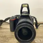 للبيع  كاميرا Nikon D5600 بحالة ممتازة