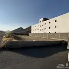 أرض روعه في الوسام على ثلاث واجهات