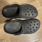 كروكس لون اسود