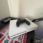 اكس بوكس ون نضيف ما استخدم واجد مع يده وكآمل اغراضه
