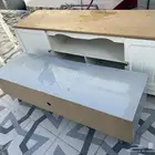 طاولة تلفزيون