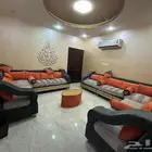 مجلس بحالة جيدة مكون من سبع قطع