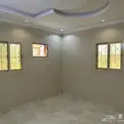 شقة 5 غرف بمدخلين للإيجار