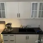 مطبخ نظيف بالمجلى