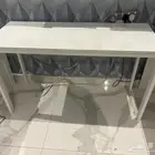 طاولة للبيع
