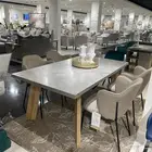 للبيع طاولت طعام مع اربع كراسي