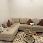 كنب حرف L لون بيج نضيف