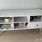 طاولة تلفزيون