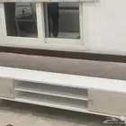 طاولة تلفزيون