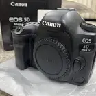 للبيع كاميرا كانون 5D   عدستين