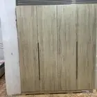 يوجد الينا دولاب تفاصيل