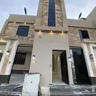 للبيع روف علوي مع ملحق بدرج داخلي جميع الضمانات والخدمات