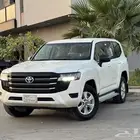تويوتا لاندكروزر GXR1 ديزل موديل 2022 نظيف جدا