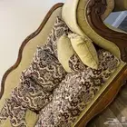 كنب و طاولة تلفزيون