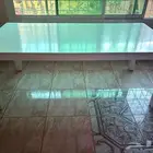 طاولة طعام بدون كراسي