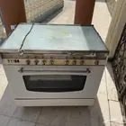فرن غاز جليم غاز حالة ممتازة عمره 13 سنه