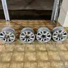 للبيع  طقم جنوط لاندكروزر أصلية وكالة