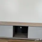 طاولة تلفزيون للبيع