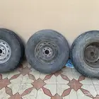جنوط وكفرات باللون