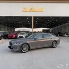 بي ام دبليو 2022 الفئة السابعة باللون الرمادي