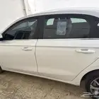 جيلى امجراند 2024 للبيع فل كامل اللون ابيض ضمان الوعلان