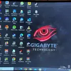 للبيع بي سي بكامل اغراضة pc