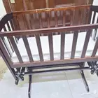 سرير أطفال بحالة جيدة