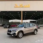 بي ام دبليو 2022 اكس 1 ذهبي