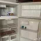 ثلاجه قديمه وخربانه ماتبرد ويبيلها تنظيف