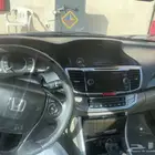 اكورد 2015 نضيفه مرشوش كامل وفيها ضربه في شنطه وتم تصليحها