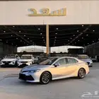 تويوتا كامري 2023 فضي مطور