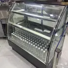 ثلاجة عرض حلويات و مرطبات و مشروبات و فواكه و خضار