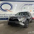 تويوتا هايلندر 2025 نص فل رمادي