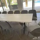 طاوله طعام 8 كراسي. فيتنامي شبه الجديد