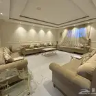 كنب لمجلس 5 في 6 مع طاوله رخام كبيره وثقيله و4 خدمه 3 زوايا