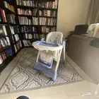 كرسي أطفال للإطعام  من ماركة جونيورز.