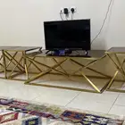 شاشه 32 وطقم طاولات من ايكيا