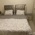 طاولة طعام وغرف نوم وكنب