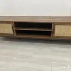 طاولة تلفزيون