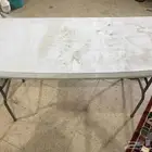 طاوله فيبر كبيرة لبيع على السوم