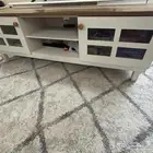 طاولة تلفزيون