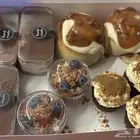 حلويات سينابون كيك لوتس تمر محشى تراميسو