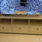 طاولة تلفزيون