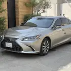 لكزس ES300 2019 هايبرد (مخزن ممشى قليل) وارد كوريا