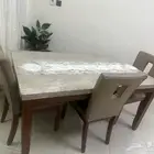 طاولة طعام