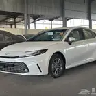 كامري بنزين استاندر E جمرك اللون ابيض موديل 2025