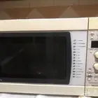 مايكرويف باناسونيك ياباني يحتاج صيانة يباع كقطع غيار