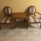 مكتب تسريحة دولاب ملابس مكتبة كراسي وطاولة شاي وتلفزيون