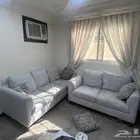 طاولة طعام واربع كراسي وكنب مستخدم