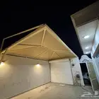 للتقبيل محل خيام ومظلات لعدم التفرغ